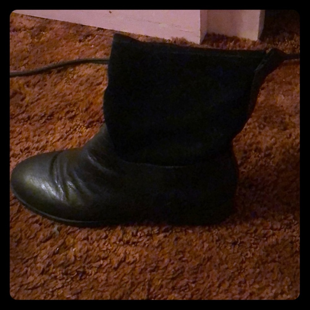 Ankle boot 1” black suede and leather